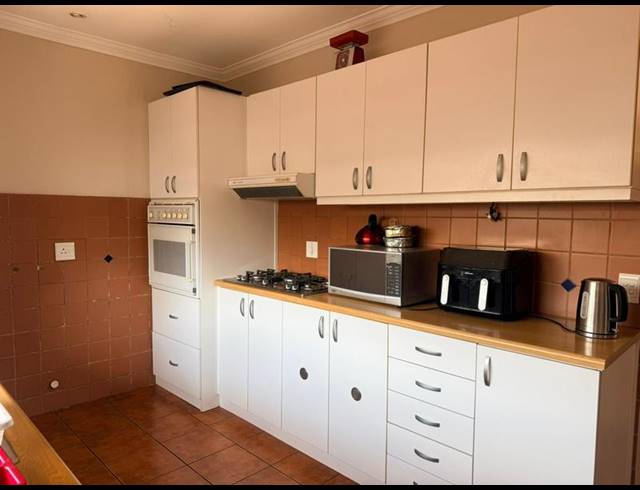 1 BEDROOM PROPERTY TO RENT IN BOSTON